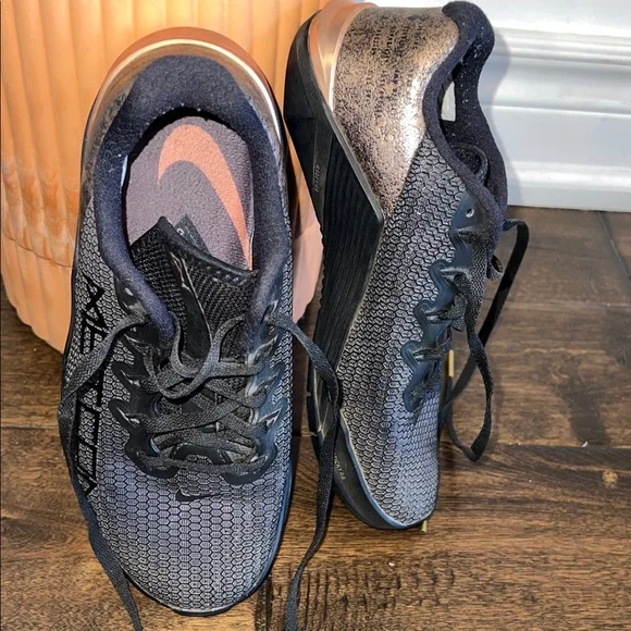 Nike Metcon 5 Black Rose Gold Training Shoes - Picture 3 of 5